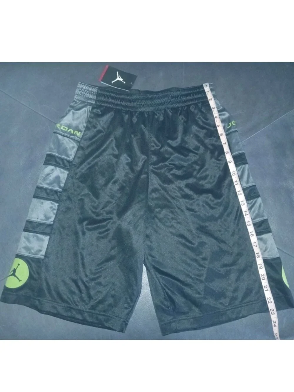 Nike Men's Jordan Retro 13 Altitude Basketball Shorts AH8840-010 Size M